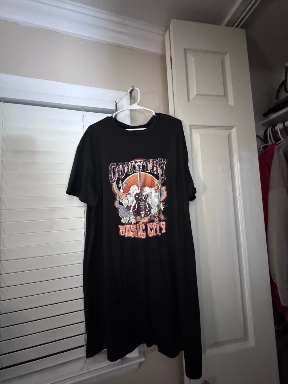 SHEIN Black Graphic Country Music Tee Dress with Retro Print